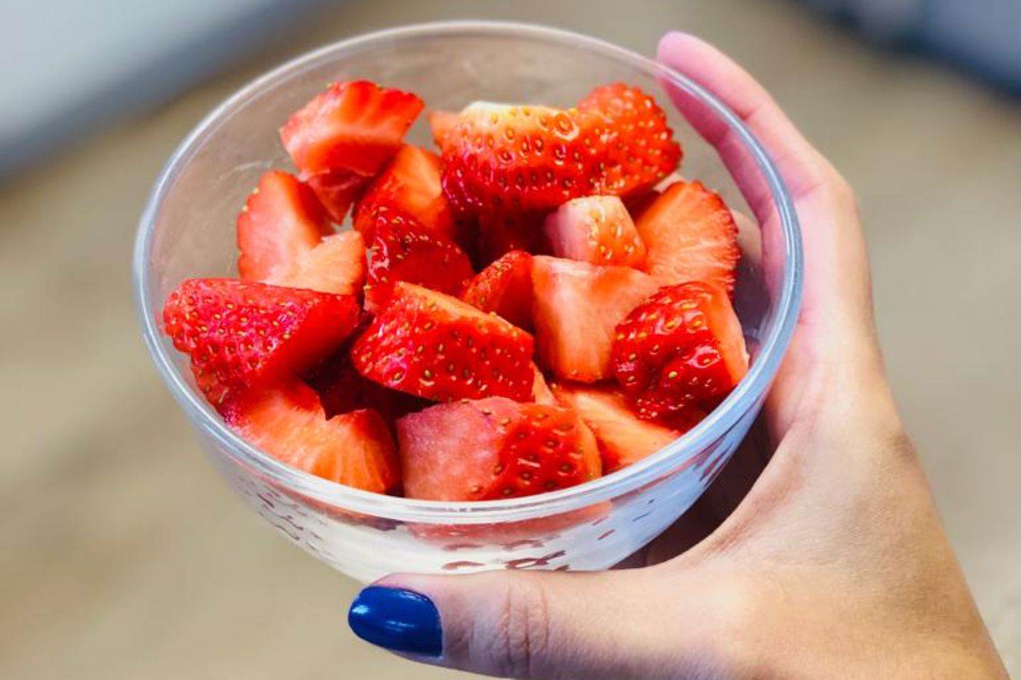 Food Journal: Erdbeeren versüßen Jana Ina den Vormittag Erdbeeren versüßen Jana Ina den Vormittag