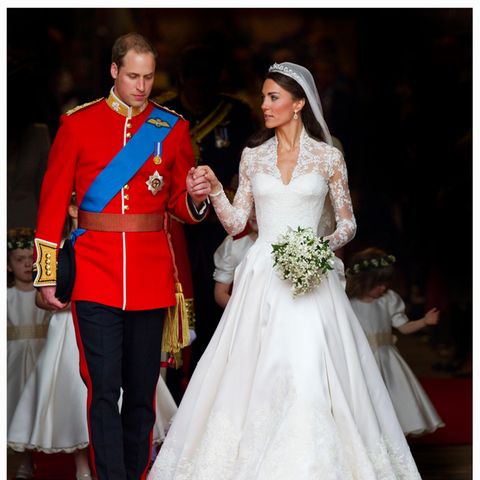 Prinz William und Herzogin Catherine verlassen nach der Trauung am 29. April 2011 die Westminster Abbey