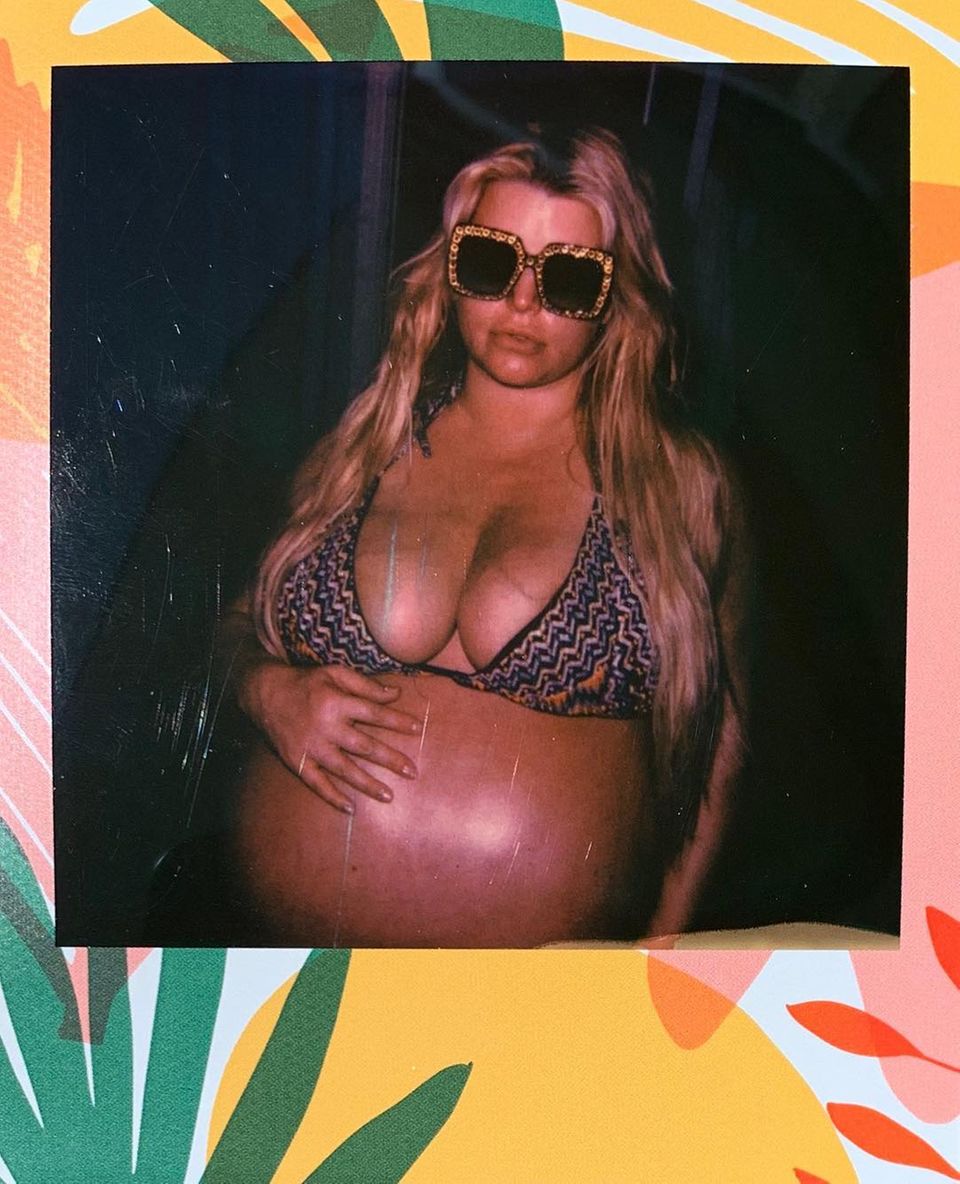 19. März 2019 Da bleibt einem die Kinnlade offen: Jessica Simpson teilt ein Foto ihrer gigantischen Babykugel. 