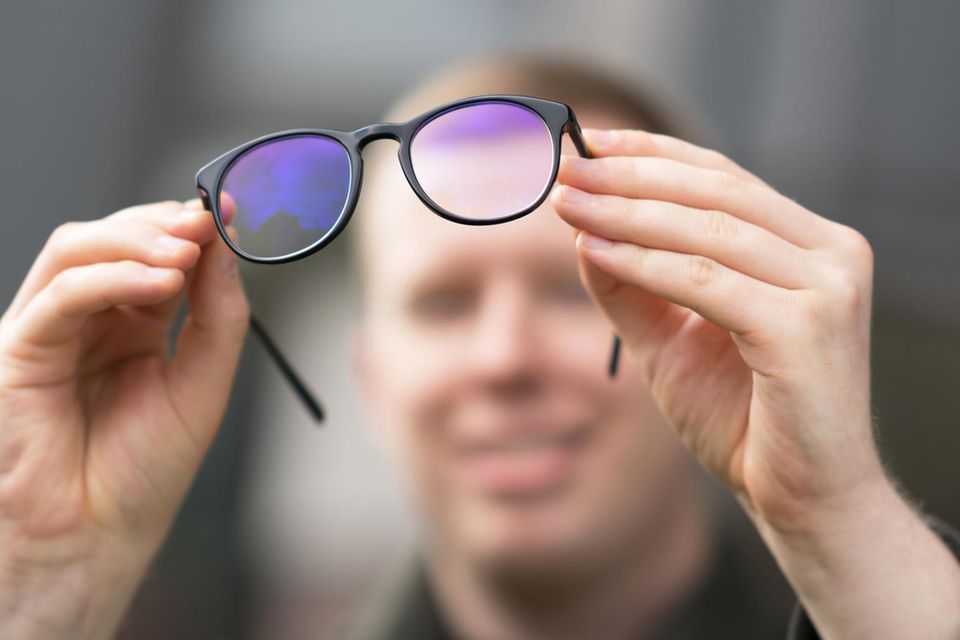 Selbsttest: Brillengläser mit Blaufilter-Technologie | GALA.de