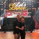 22. März 2019  Beim Besuch der "Let's Dance"-Show in Köln mussten Andrej und Jennifer sich bei der ansteckend tollen Stimmung zusammenreißen, nicht gleich selbst das Tanzparkett zu stürmen. Das hätten wir aber gerne gesehen!
