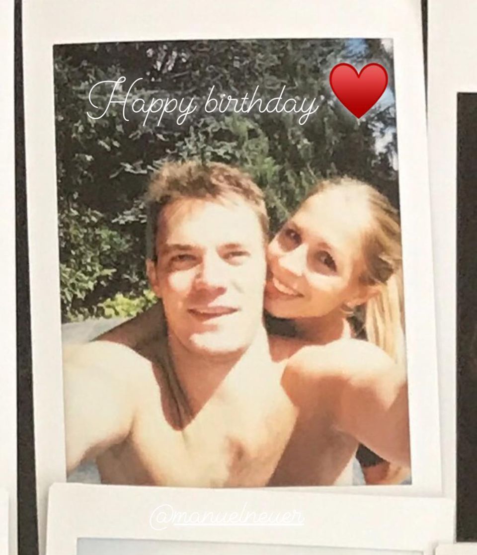 27. März 2019  Nina Neuer gratuliert ihrem Mann Manuel Neuer mit diesem süßen Pärchen-Foto bei Instagram zum Geburtstag.