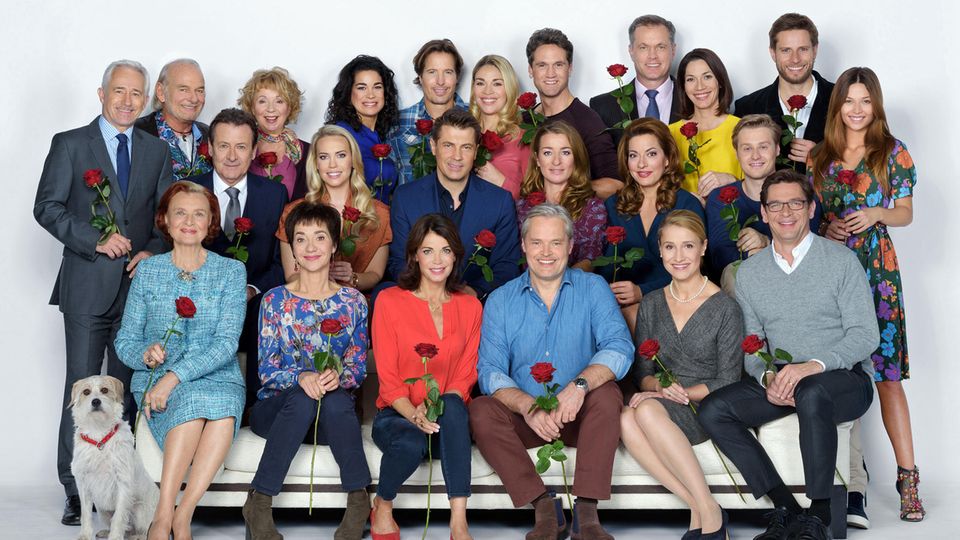 Gruppenfoto der ARD-Serie "Rote Rosen"