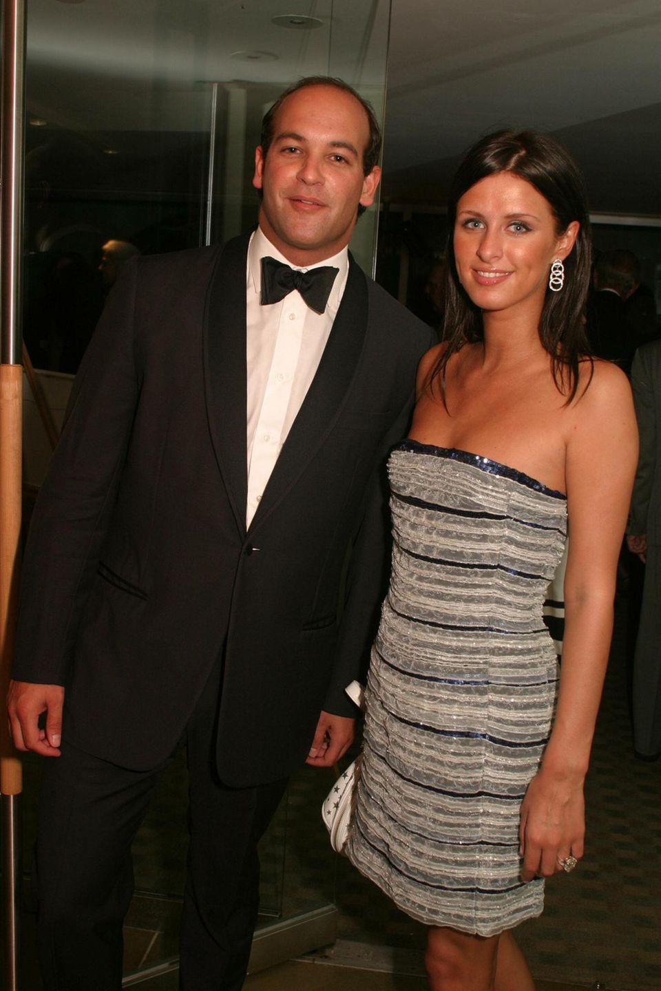 Nicky Hilton + Todd Meister: 2 Monate  2004 tritt Hotelerbin Nicky Hilton mit Geschäftsmann Todd Meister in Las Vegas vor den Traualtar. Nach zwei Monaten annullieren die beiden ihre Ehe und geben an, die Fernbeziehung sei schuld am Liebes-Aus.