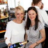 Cheers! Andrea Kästel (Sisley Vertriebs GmbH) und Doris Brückner (Chefredakteurin gala.de und brigitte.de) läuten das SPA-AWARDS-Wochenende bei dem Champagner-Cocktailkurs mit Pommery ein.