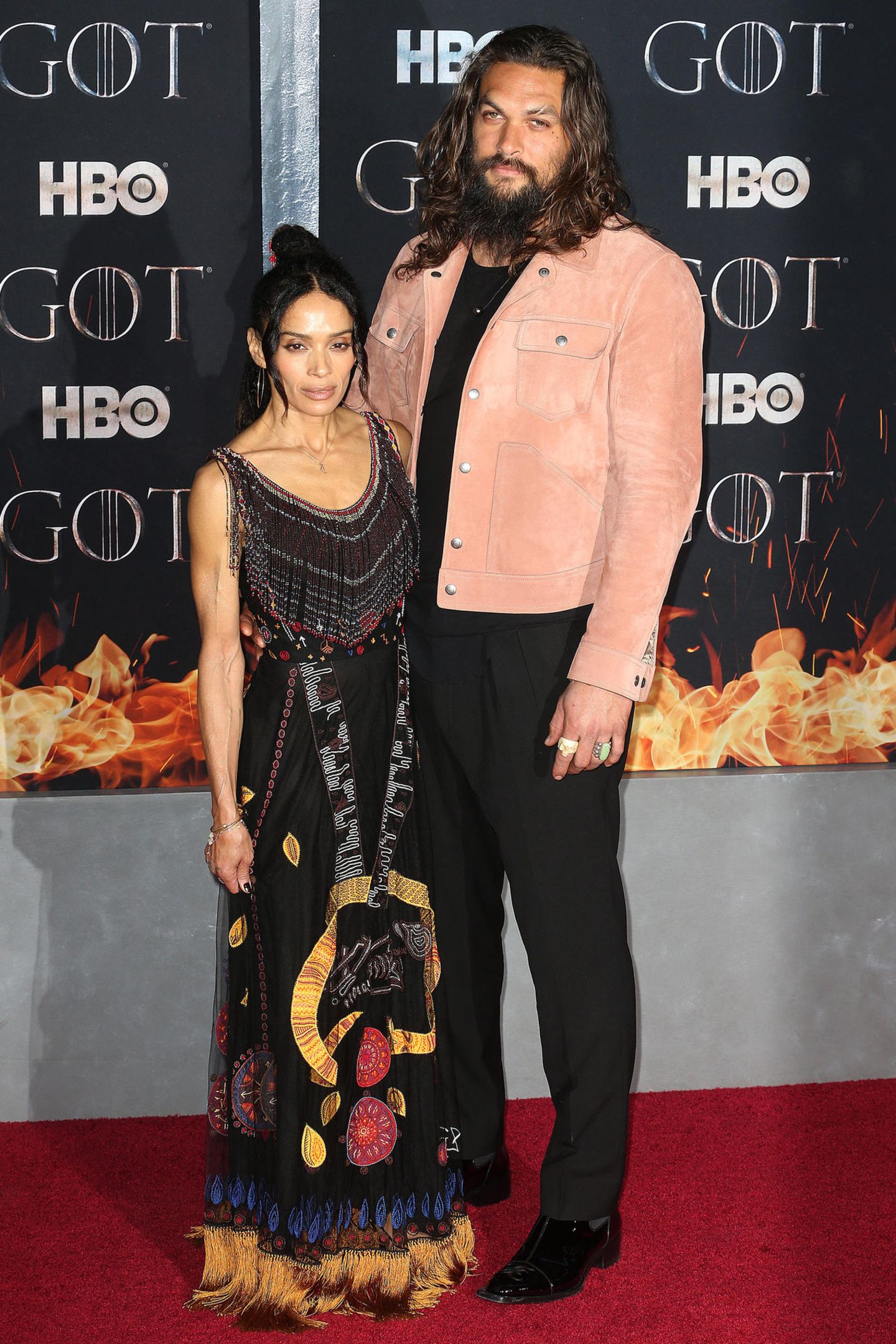 Das Schauspieler-Paar Lisa Bonet und Jason Mamoa trennt zwar 46 cm Körpergröße, doch als Paar harmonieren die beiden auffällig gut. Lisa und Jason kennen sich bereits seit 2005 und haben zwei gemeinsame Kinder. 