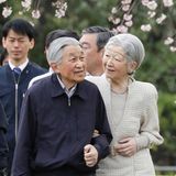 10. April 2019  Was für ein besonderer Tag für das japanische Kaiserpaar: Kaiserin Michiko und Kaiser Akihito feiern heute ihren 60. Hochzeitstag in Tokio. Das Kaiserpaar hat drei gemeinsame Kinder und vier Enkelkinder.