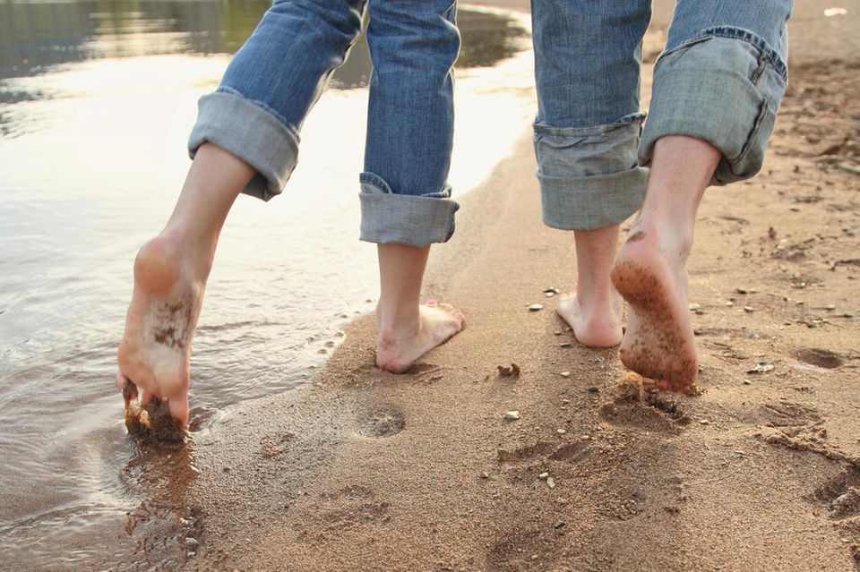 So ein Spaziergang mit nackten Füßen im seichten, kühlen See- oder Meerwasser ist für die meisten Betroffenen einer Kälteallergie nicht möglich.