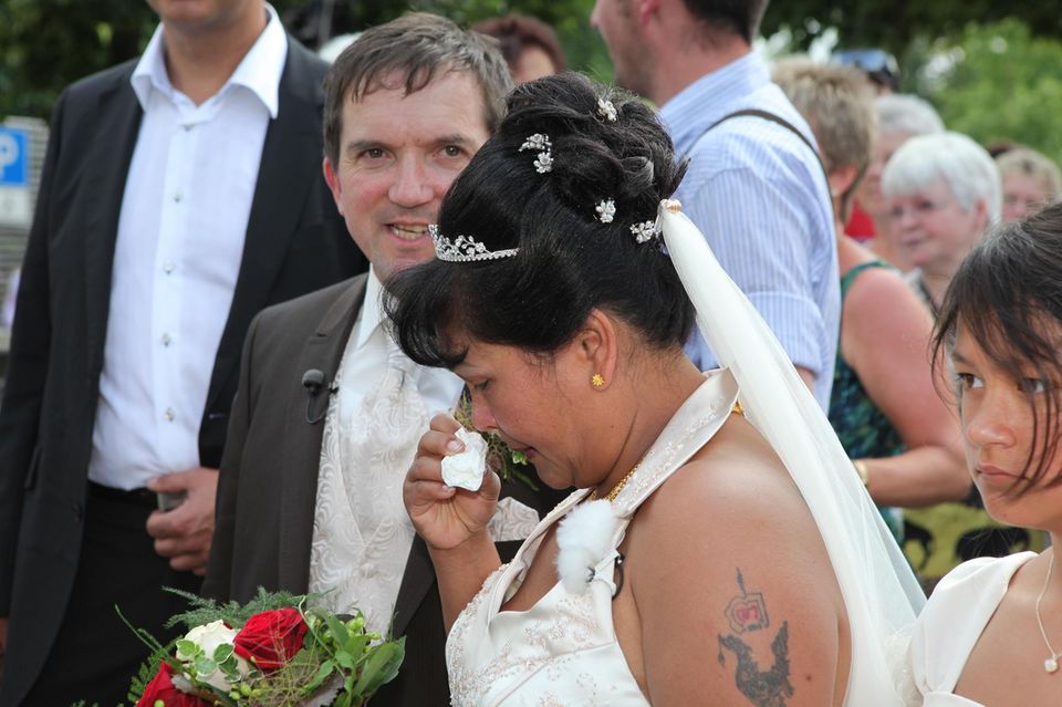 News: Josef und Narumol bei ihrer Hochzeit im Jahr 2010 Josef und Narumol bei ihrer Hochzeit im Jahr 2010