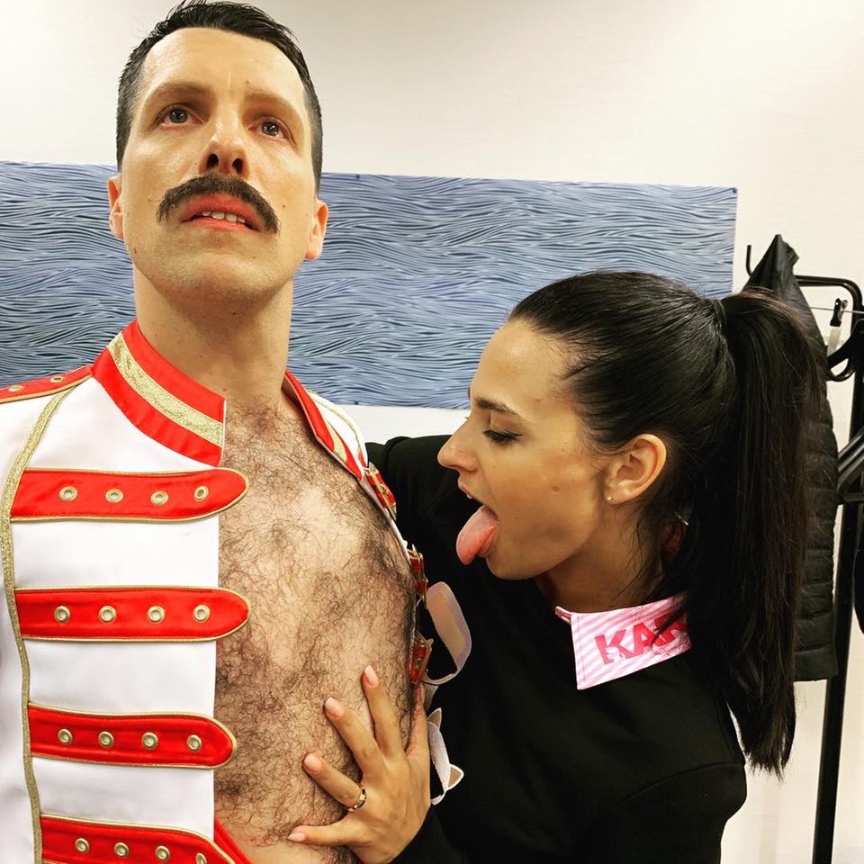 Zu diesem Bild mit Freundin Amira schreibt Oliver Pocher auf Instagram: "Das Selbstbewusstsein des Wendlers, trifft die Geilheit der Klum!" Zu diesem Bild mit Freundin Amira schreibt Oliver Pocher auf Instagram: "Das Selbstbewusstsein des Wendlers, trifft die Geilheit der Klum!"