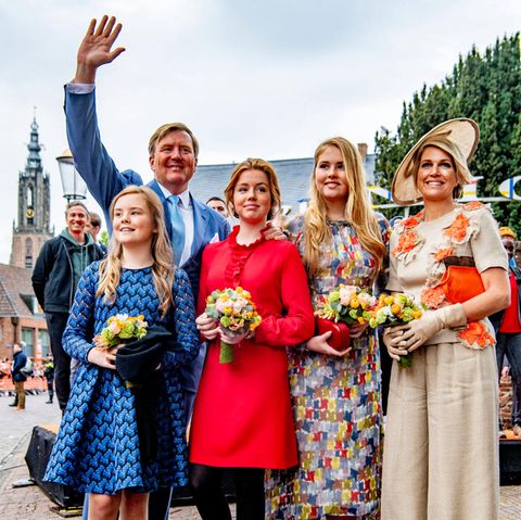 Das war ein schönes Fest. Ein gelungener Königstag 2019 neigt sich dem Ende und König Willem-Alexander und seine Familie posieren erneut für ein Gruppenfoto und winken fröhlich in die Kameras. 