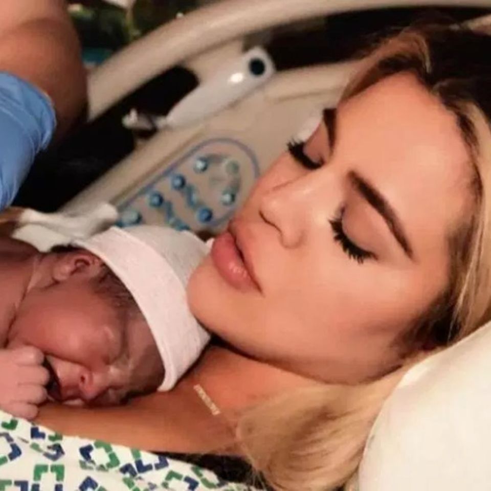 Top gestylt brachte Khloe Kardashian Töchterchen True auf die Welt