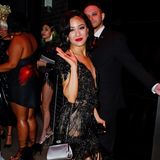 Constance Wu bleibt im Twenties-Look, allerdings ist dieser für die Aftershow-Party in Schwarz und wesentlich kürzer.
