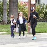 6. Mai 2019  Und wieder einmal beweist Jennifer Garner, wie herrlich bodenständig sie doch ist: Die Schauspielerin bringt ihre Kinder Samuel und Seraphina im Lässig-Look zu Fuß zur Schule.