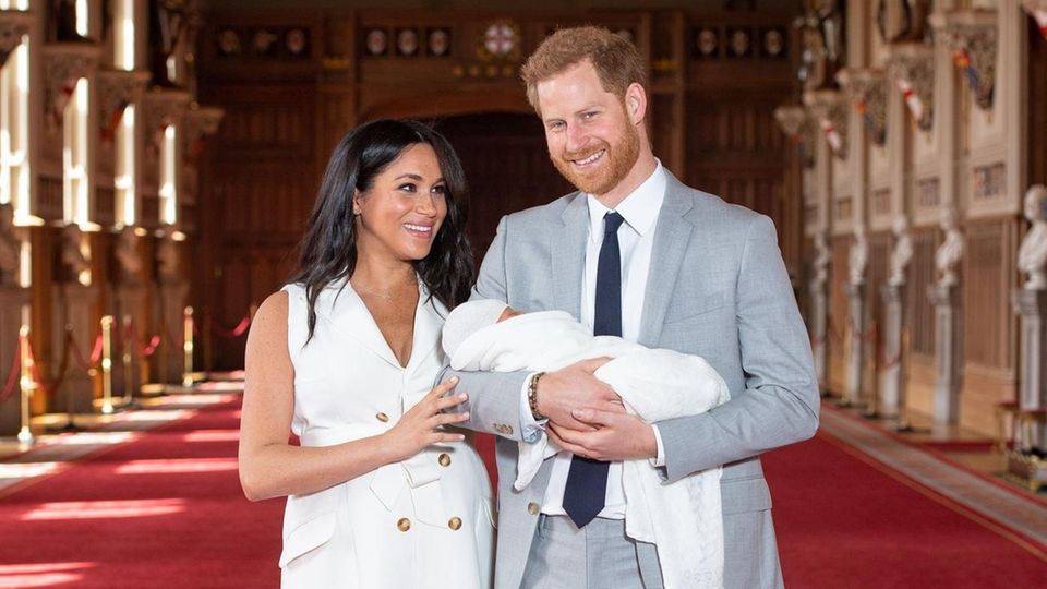 Herzogin Meghan und Prinz Harry: Dritte Nanny für Baby Archie ist ein "Geschenk des Himmels"