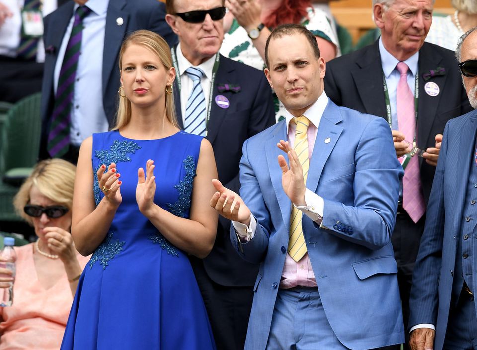 2018 verfolgen Lady Gabriella und ihr Bruder Lord Frederick auf der Tribüne das Tennisturnier in Wimbledon.