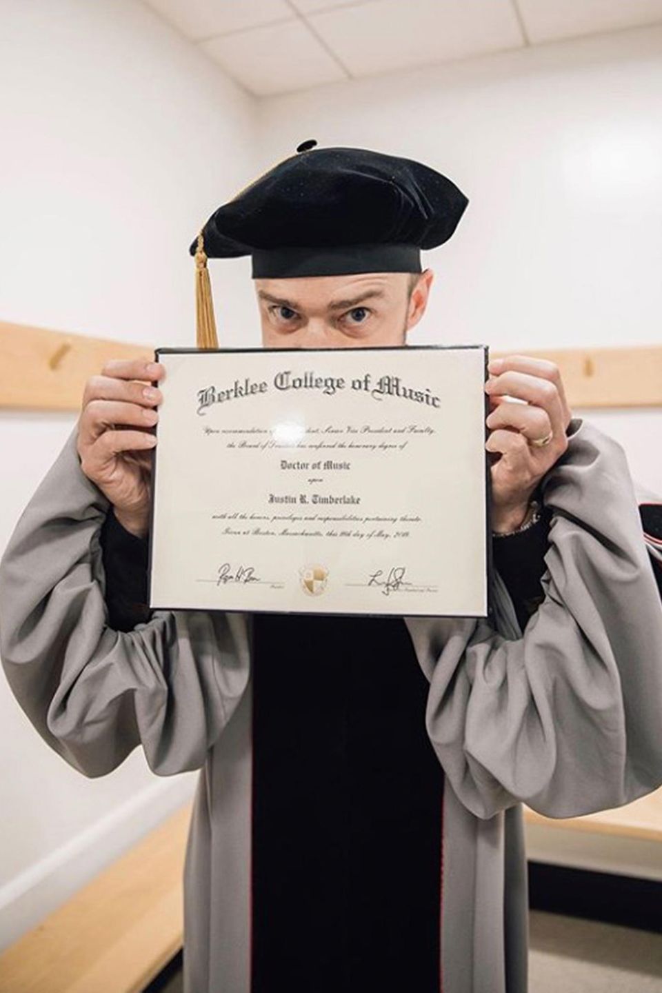 12. Mai 2019  Herzlichen Glückwunsch, Doktor Timberlake! Das Berklee College of Music hat Justin die Ehrendoktorwürde verliehen, und seine Freude darüber teilt er natürlich sofort mit seinen Fans auf Instagram.