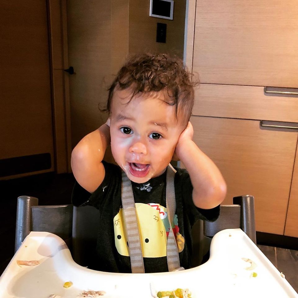 16. Mai 2019 Happy Birthday, Miles! Der Sohn von Chrissy Teigen und John Legend feiert seinen ersten Geburtstag und scheint es selber noch gar nicht glauben zu können, wie Mama Chrissy auf Instagram vermutet spaßeshalber vermutet. 16. Mai 2019 Happy Birthday, Miles! Der Sohn von Chrissy Teigen und John Legend feiert seinen ersten Geburtstag und scheint es selber noch gar nicht glauben zu können, wie Mama Chrissy auf Instagram vermutet spaßeshalber vermutet.
