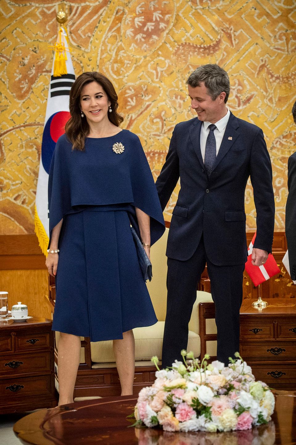 In Seoul steht für das dänische Kronprinzenpaar ein Treffen mit dem Koreas Präsidenten Moon Jae-in auf dem Programm. In Seoul steht für das dänische Kronprinzenpaar ein Treffen mit dem Koreas Präsidenten Moon Jae-in auf dem Programm.