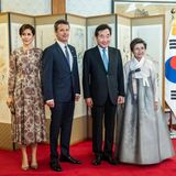 Prinzessin Mary und Prinz Frederik treffen sich im Rahmen ihrer Wirtschaftsreise in Südkorea zum Abendessen mit dem Premierminister von Südkorea Lee Nak-yeon und dessen Ehefrau Kim Sook-hee in der R​esidenz in Seoul.