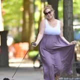 18. Mai 2019  Der frisch gebackenen Mutter scheint es knapp zwei Wochen nach der Geburt ihres ersten Sohnes schon wieder bestens zu gehen: Gut gelaunt hüpft die Schauspielerin durch die Straßen von New York. 