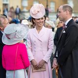 Catherine trägt die "Collingwood Pearl"-Ohrringe, die einst Prinzessin Diana gehörten. 
