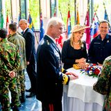 21. Mai 2019  Das niederländische Königspaar unterhält sich angeregt mit den Soldaten der Bundeswehr.
