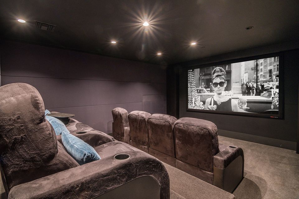 Ob sich die Schauspielerin in ihrem privaten Kino auch die "Sex And The City"-Filme angeschaut hat? Ob sich die Schauspielerin in ihrem privaten Kino auch die "Sex And The City"-Filme angeschaut hat?