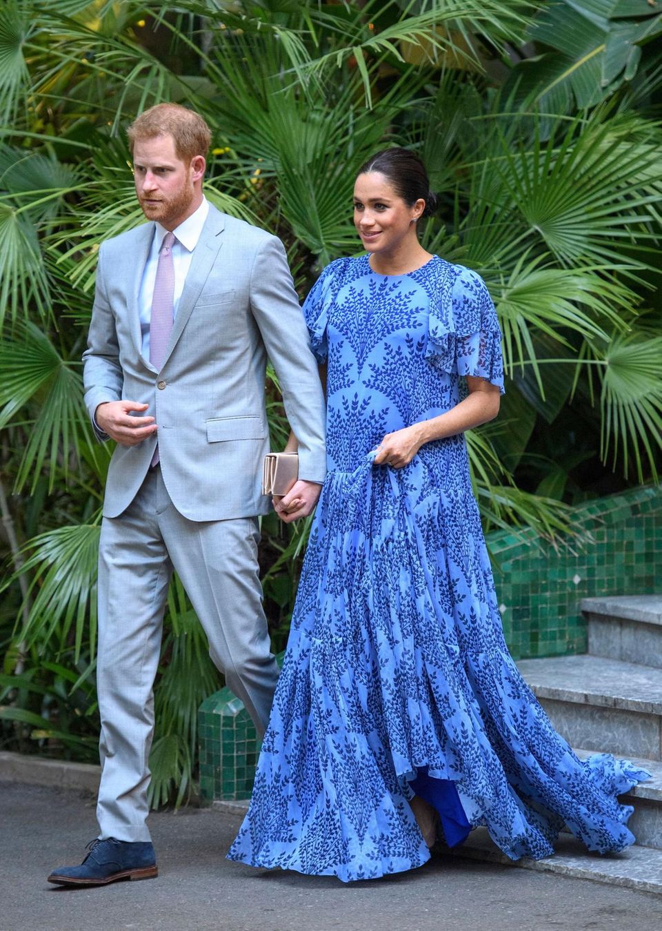 Royal-Fotograf im Interview: Dieses Foto von Prinz Harry und Herzogin Meghan schoss Tim Rooke im Februar 2019 in Marokko. Ein Foto der Kleidung der damals schwangeren Meghan gibt's nur mit Harry im Bild – oder seinem abgeschnittenem Arm. Prinz Harry und Herzogin Meghan