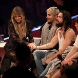23. Mai 2019  Selbst im Finale von GNTM sind Heidi Klum und Tom Kaulitz unzertrennlich. Nach einem Auftritt mit seiner Band "Tokio Hotel" wird auf der Couch schnell wieder Händchen gehalten.
