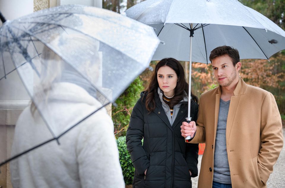 Sturm der Liebe | ARD: Florian Frowein kam Ende Mai 2019 für ein Mini-Comeback über drei Folgen zu "Sturm der Liebe" zurück. "Sturm der Liebe": Denise (Helen Barke, M.) und Boris (Florian Frowein, r.) mit Annabelle (Jenny Löffler, l.)