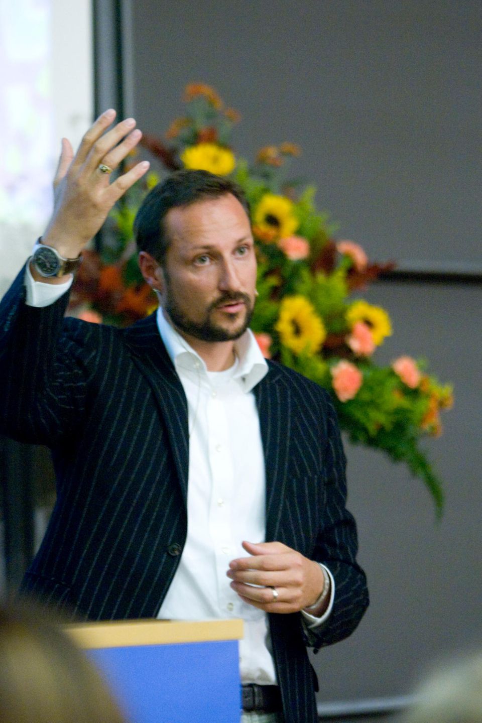 Ein Kronprinz mit Visionen: Haakon hält an der Uni einen Vortrag über Umwelt- und Biowissenschaft. Ein Kronprinz mit Visionen: Haakon hält an der Uni einen Vortrag über Umwelt- und Biowissenschaft.