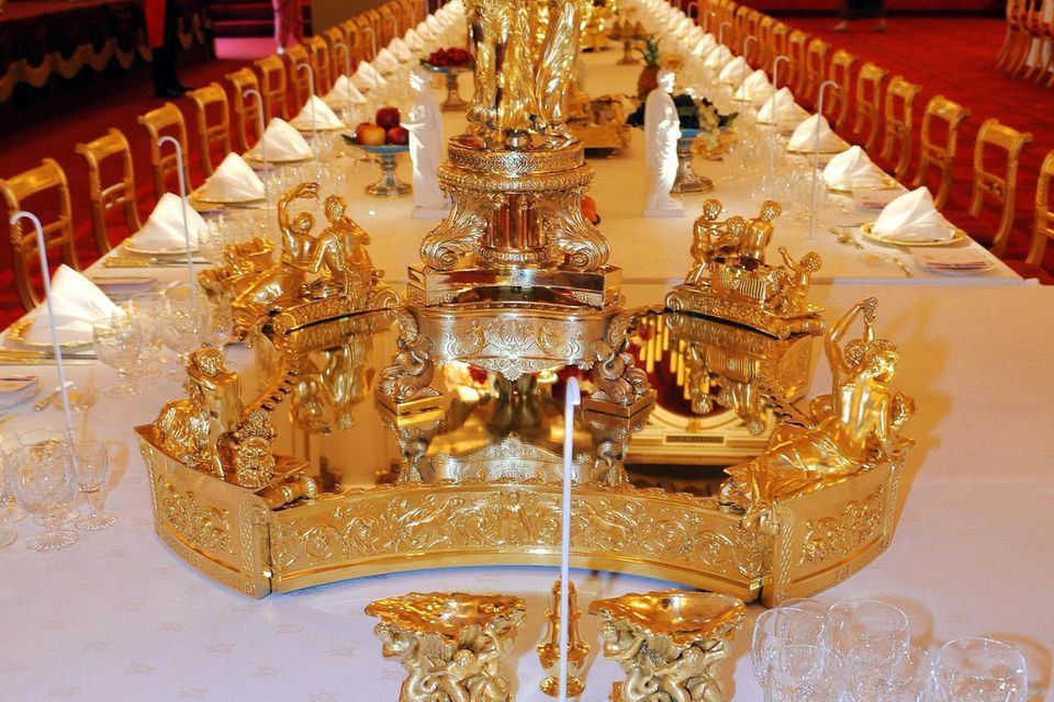 Dekorierter Tisch für ein Staatsbankett im Buckingham Palast