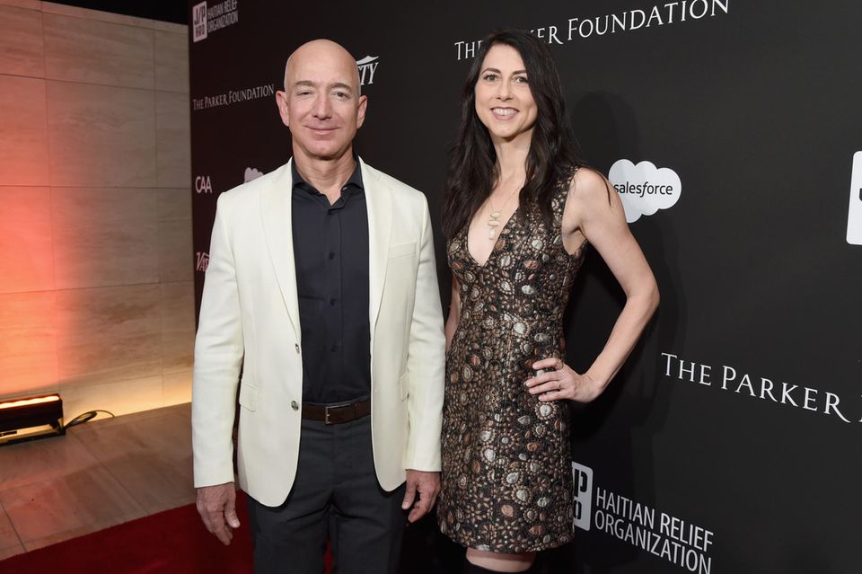 Jeff Bezos, MacKenzie Bezos