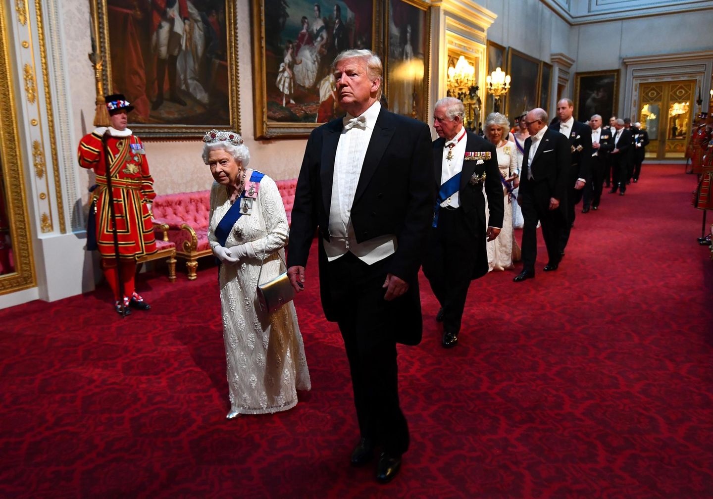 Queen Elizabeth, Donald Trump, Prinz Charles, Herzogin Camilla