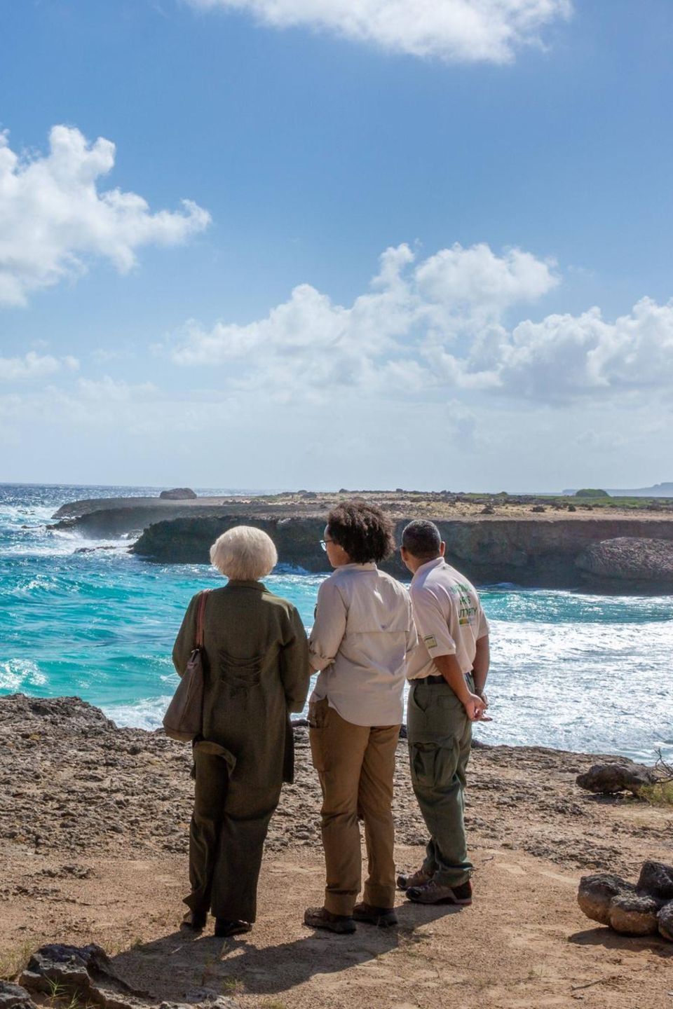 Auf der karibischen Insel Bonaire bewundert Prinzessin Beatrix (l.) die Natur im Washington-Slagbaai-Nationalpark. Auf der karibischen Insel Bonaire bewundert Prinzessin Beatrix (l.) die Natur im Washington-Slagbaai-Nationalpark.