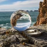 Diese Glaskugel macht aus jedem Schnappschuss ein Kunstwerk: Der Rollei Lensball schafft neue Perspektiven und Blickwinkel - dank seiner handlichen Größe lässt er sich überall mit hinnehmen. Einfach hinlegen, abdrücken und staunen. In drei Größen ab 30 Euro erhältlich. 