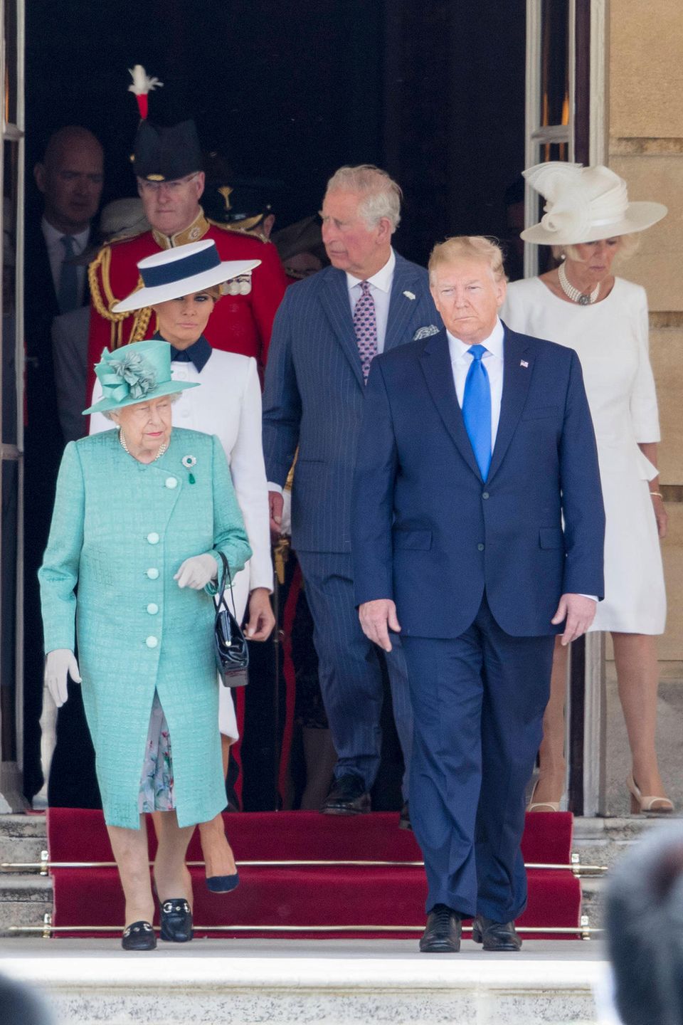 Queen Elizabeth, Donald Trump (vorne), Melania Trump, Prinz Charles, Herzogin Camilla (hinten)