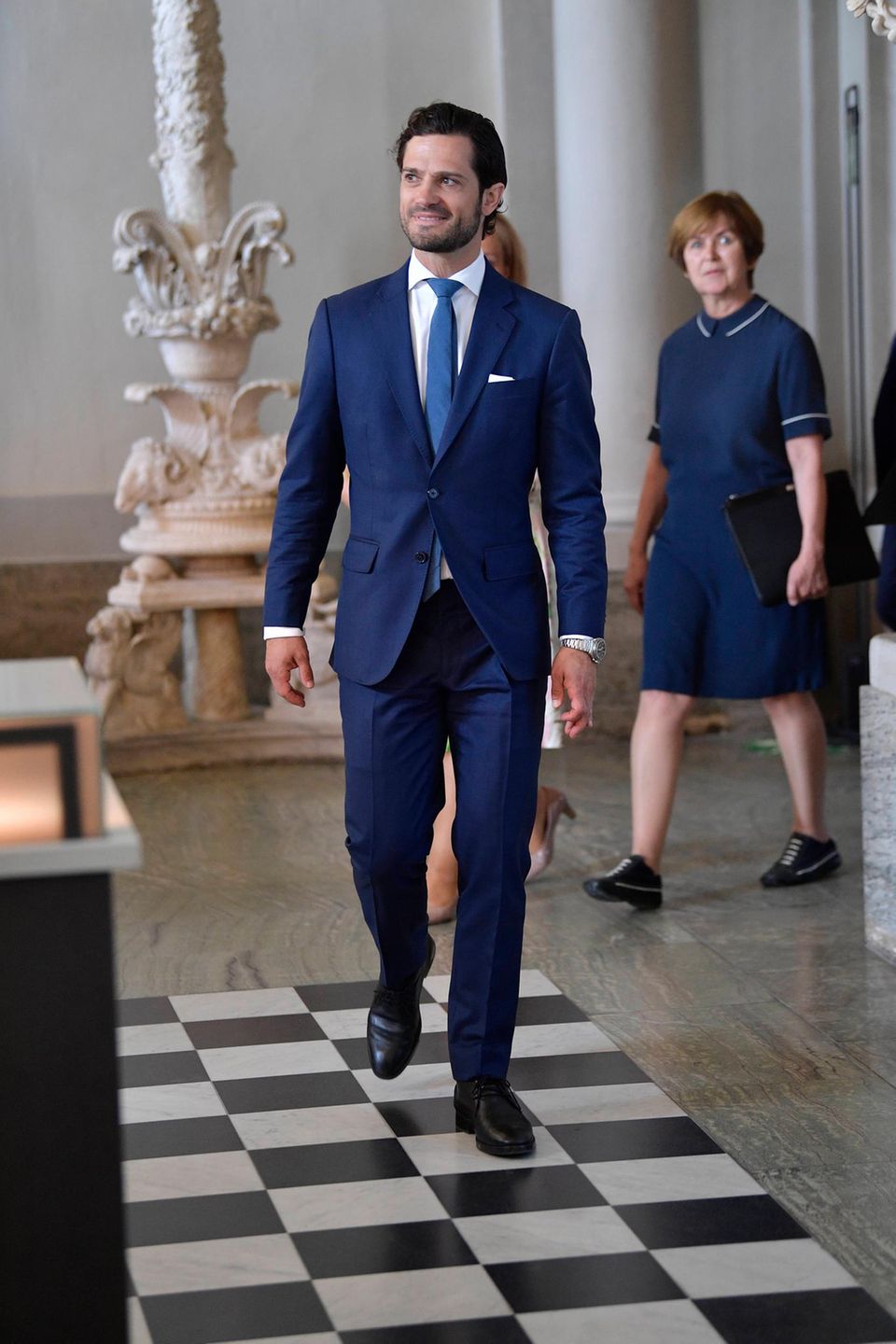 Prinz Carl Philip ist auf dem Weg ins Antikmuseum im königlichen Palast. Prinz Carl Philip ist auf dem Weg ins Antikmuseum im königlichen Palast.