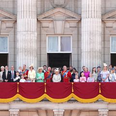 Auf dem großen Balkon im Buckingham Palast ist Platz für die ganze Familie!