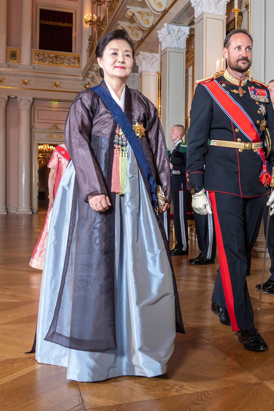 Kronprinz Haakon musste Kim Jung-Sook alleine empfangen Kronprinz Haakon musste Kim Jung-Sook alleine empfangen