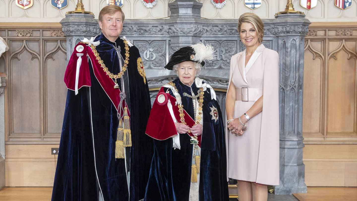 Queen Elizabeth Diesen Konigen Verleiht Sie Am Garter Day Einen Orden Gala De