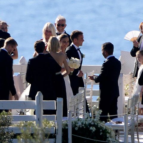 Mario Götze und seine schöne Braut, Ann-Kathrin Götze, strahlen nach der Zeremonie nur so vor Glück.