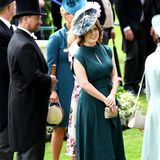 Je schlichter das Kleid, desto auffälliger die Kopfbedeckung - das muss sich Prinzessin Eugenie an Tag 3 in Ascot gedacht haben und erscheint in Dunkelgrün. 