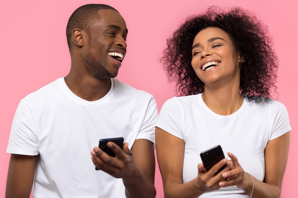 Online-Dating: Von Anfang an mit dem Richtigen texten. 