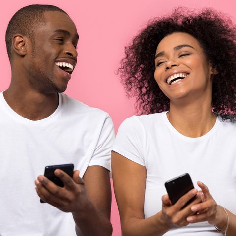 Online-Dating: Von Anfang an mit dem Richtigen texten. 