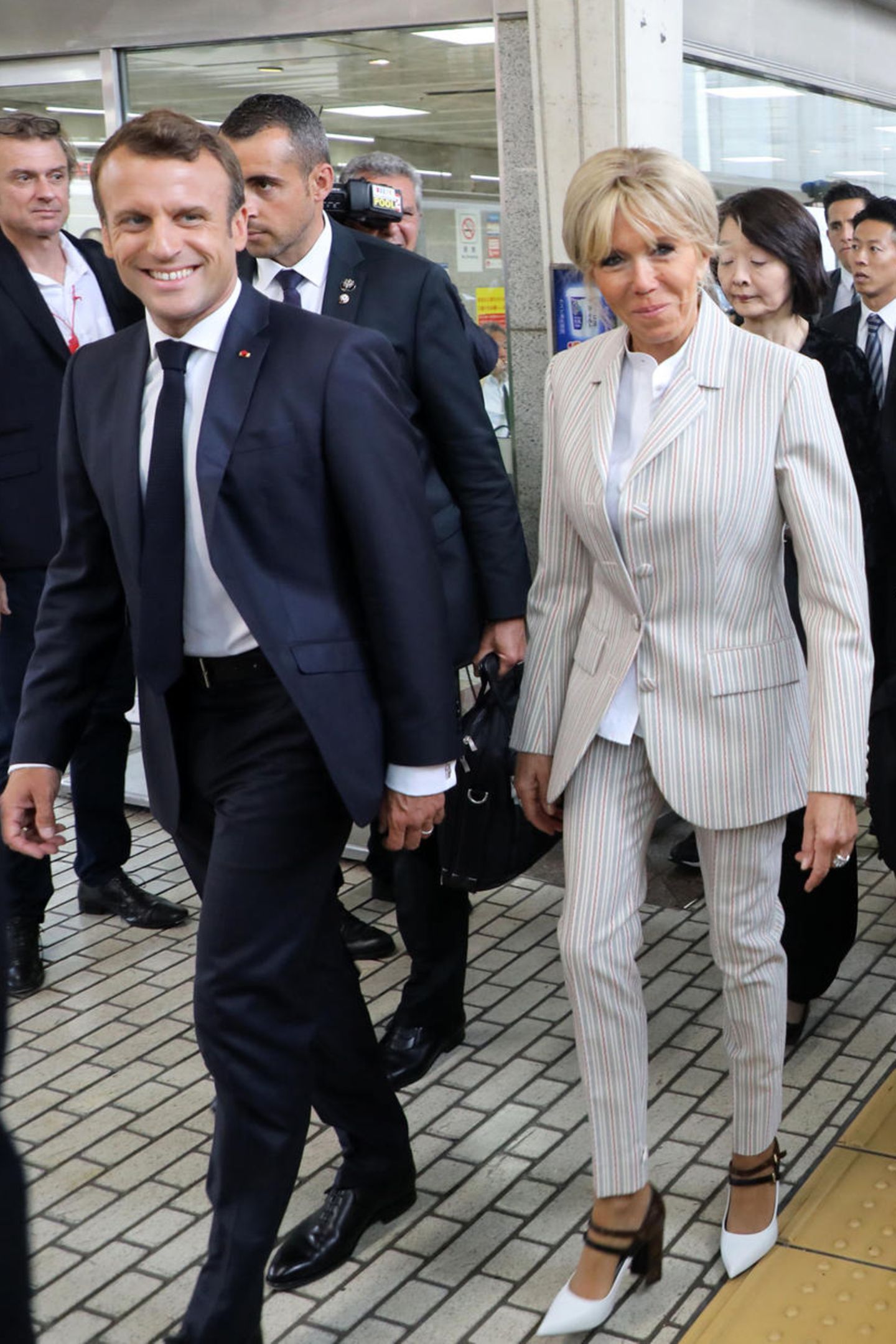 Der Style von Brigitte Macron Fashion Looks GALA.de