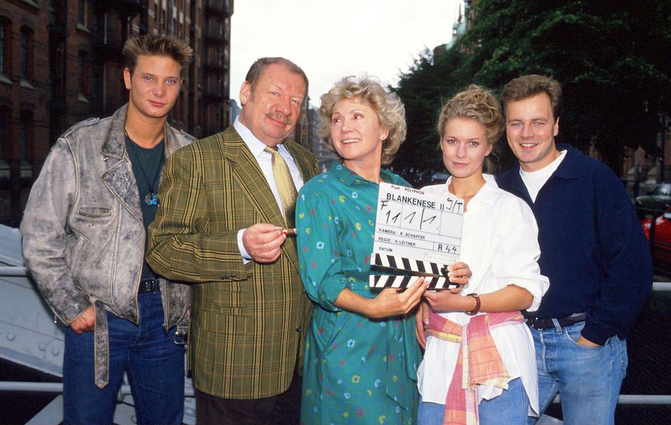 Die Fernsehserie "Blankenese" dient Martinek Mitte der 1990er als Karrieresprungbrett. In 26 Episoden flimmert sie in der Rolle der "Tina Neddelbeck" über die deutschen Bildschrime. 