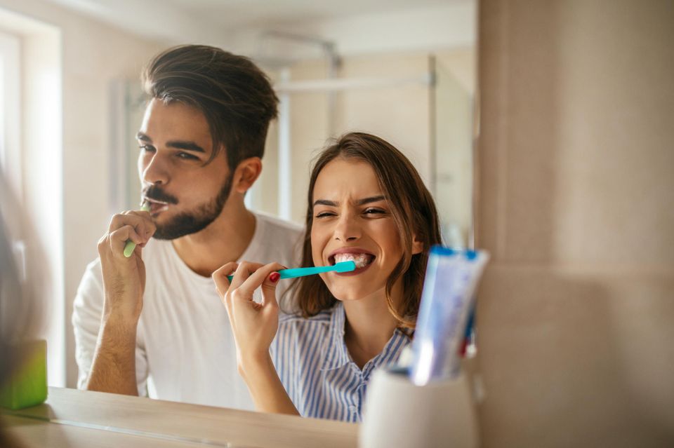 Tägliche Zahnpflege ist wichtig für den Erhalt der Zahngesundheit. Tägliche Zahnpflege ist wichtig für den Erhalt der Zahngesundheit.