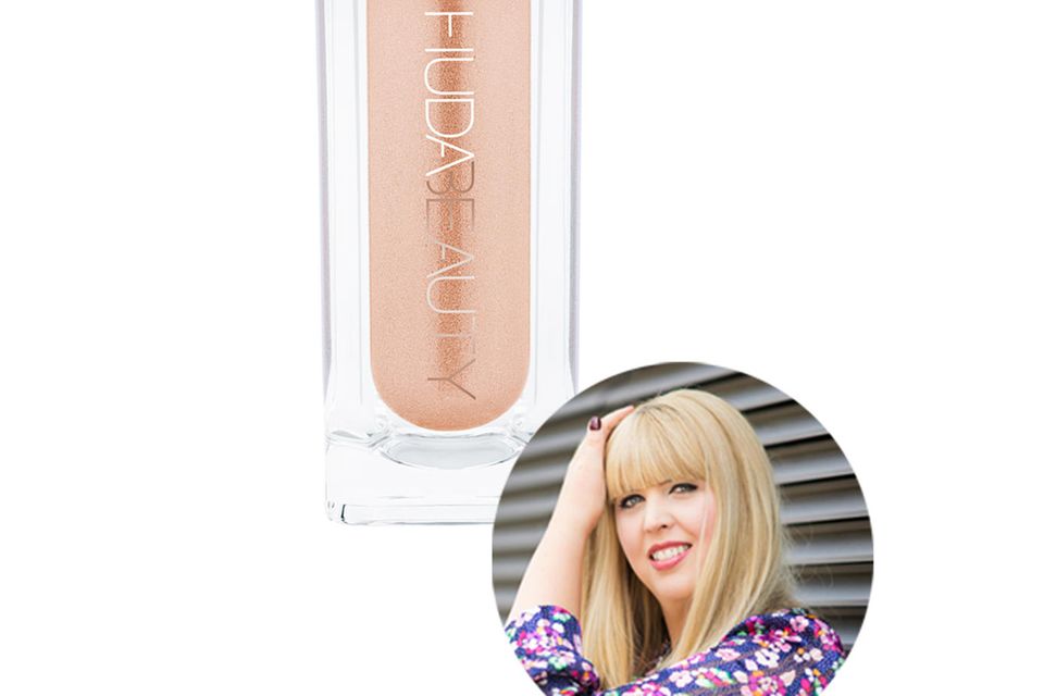 GALA Beauty Probe : GALA Beauty-Leitung Nane trickst sich mit Body-Make-Up durch den Sommer. GALA Beauty-Leitung Nane trickst sich mit Body-Make-Up durch den Sommer.